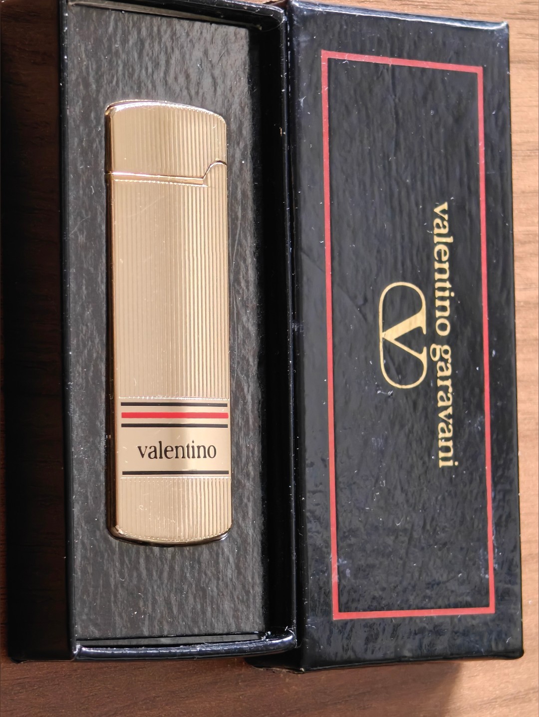 Nib Vintage Valentino Garavani GoldTone Gas Lighter WOriginal Box Rare 1980s